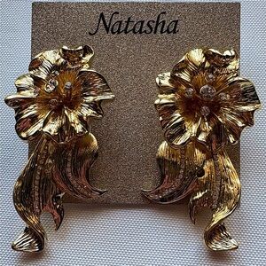 Natasha Couture Large Gold Flower Earrings Set NWT